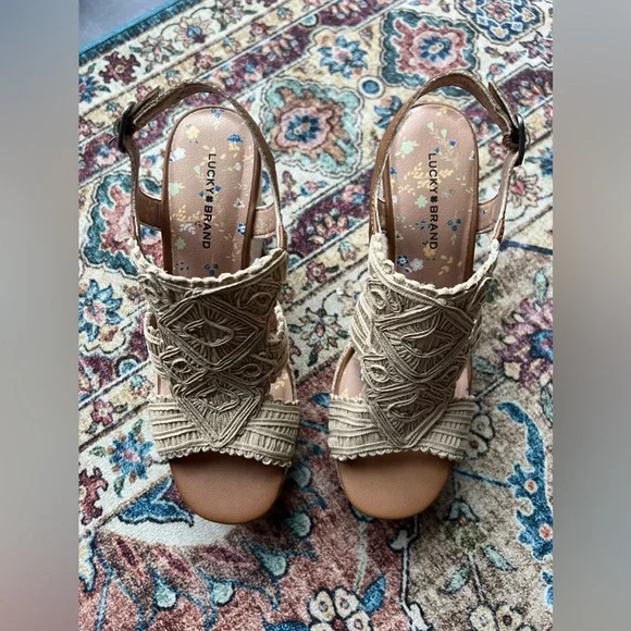 NWOB Lucky Brand crochet chunky platform espadrilles, size 8.5 - Picture 2 of 8